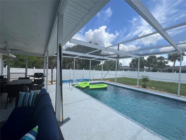 Building Photo - 18140 Wolbrette Cir