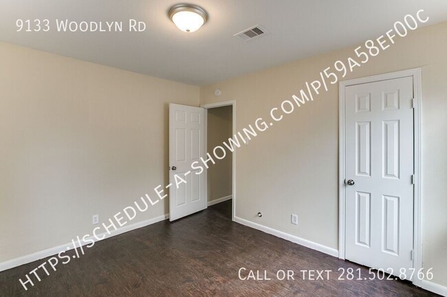 Building Photo - 9133 Woodlyn Rd