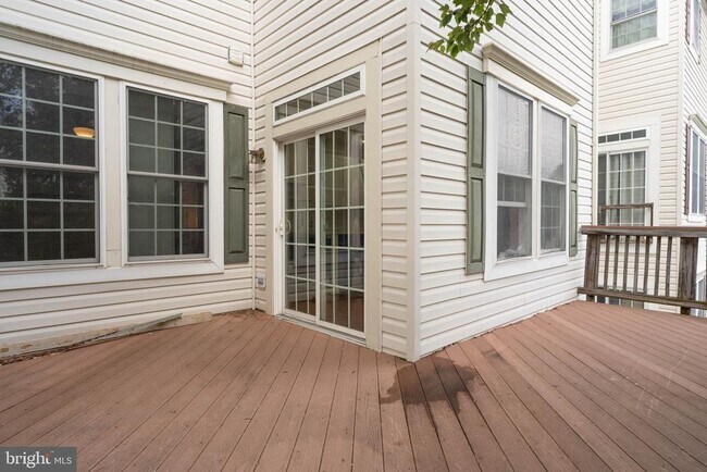 Building Photo - 3351 Beechcliff Dr