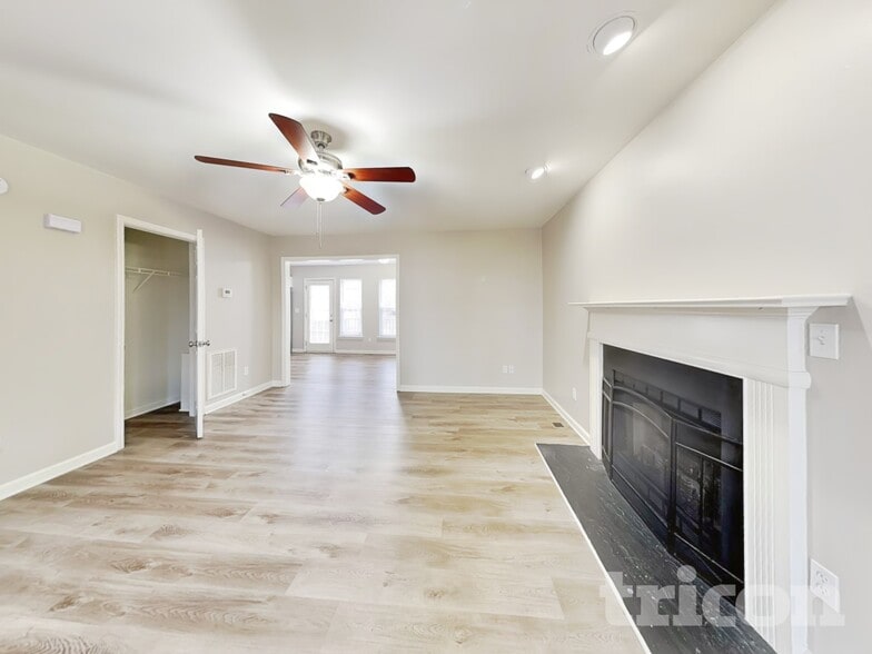 Building Photo - 4900 Valley Trail Ct