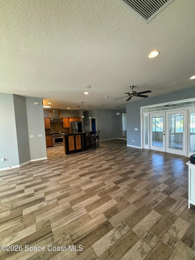 Building Photo - 2542 Woodfield Cir