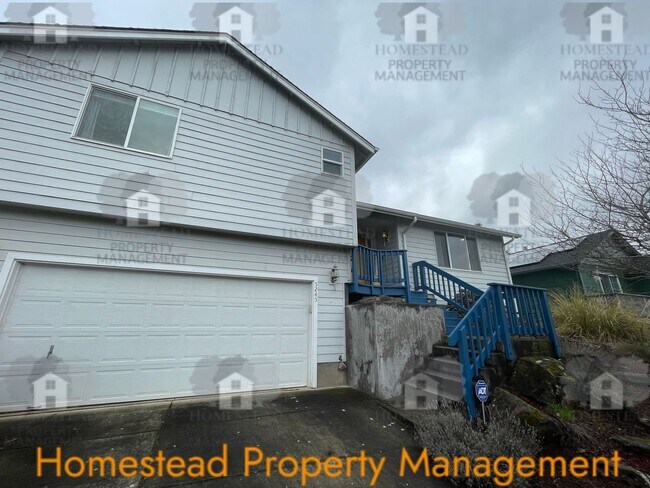 Building Photo - South Salem home with a view!