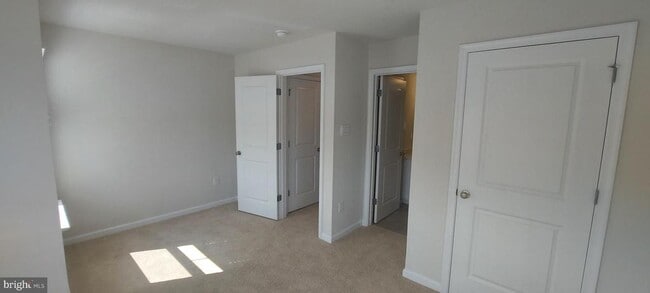 Building Photo - 296 Ensemble Wy
