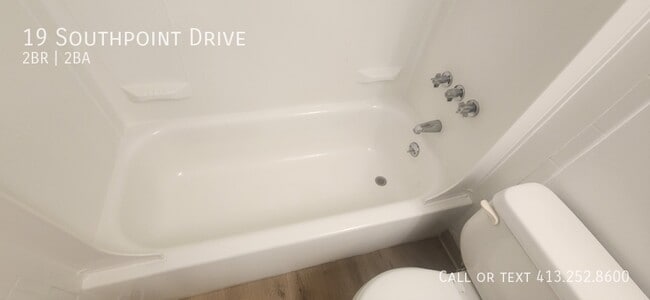 Building Photo - 19 Southpoint Dr