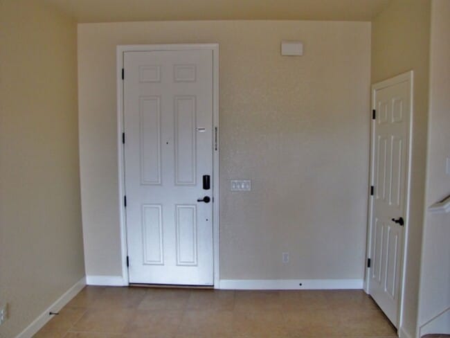 Building Photo - 5BR/2.5BA/3CG, 2808 sq.ft. home in Reflections at Valiente subdivision, Sierra Vista, AZ