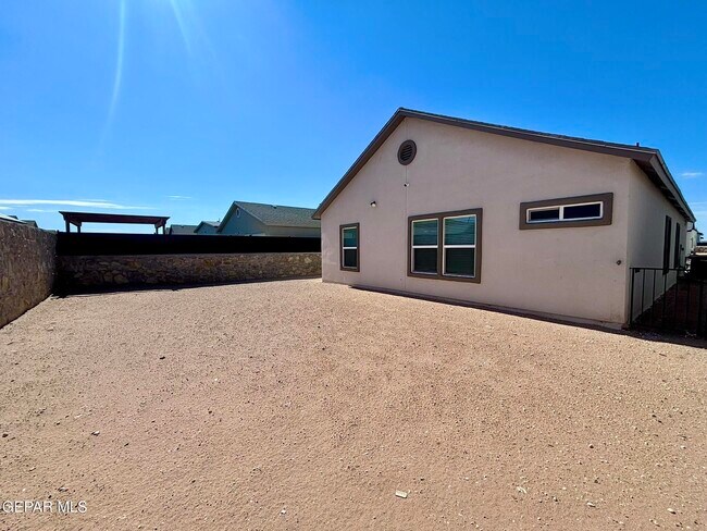 Building Photo - 15213 Resolve Dr