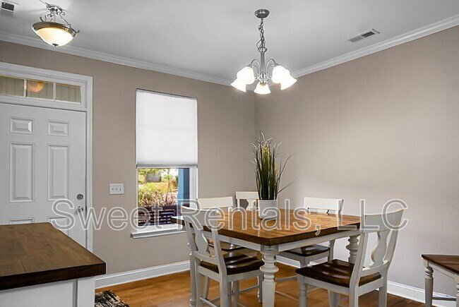 Building Photo - 1519 Thoroughbred Blvd