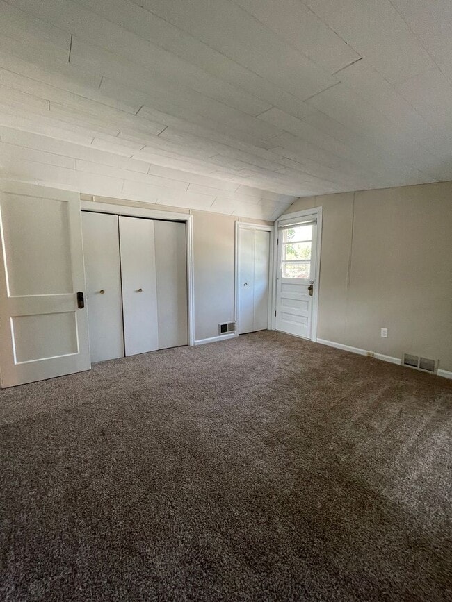 Building Photo - Three Bedroom Home in Kalamazoo