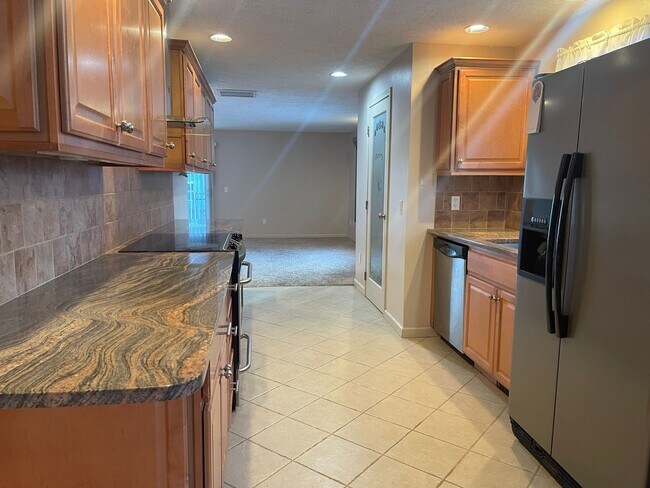 Building Photo - 3 Bedroom Home in White Salmon For Rent