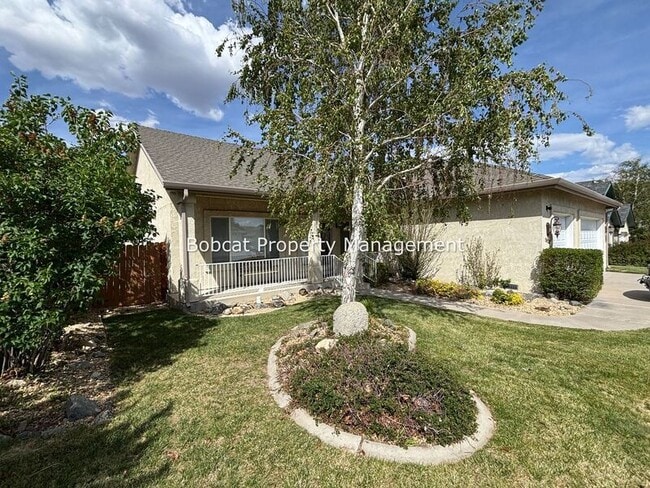 Building Photo - 1626 Evergreen Dr