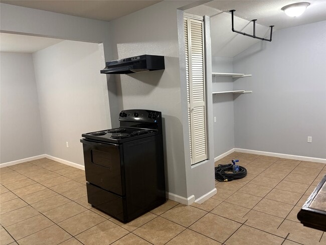 Building Photo - 3010 Washington St