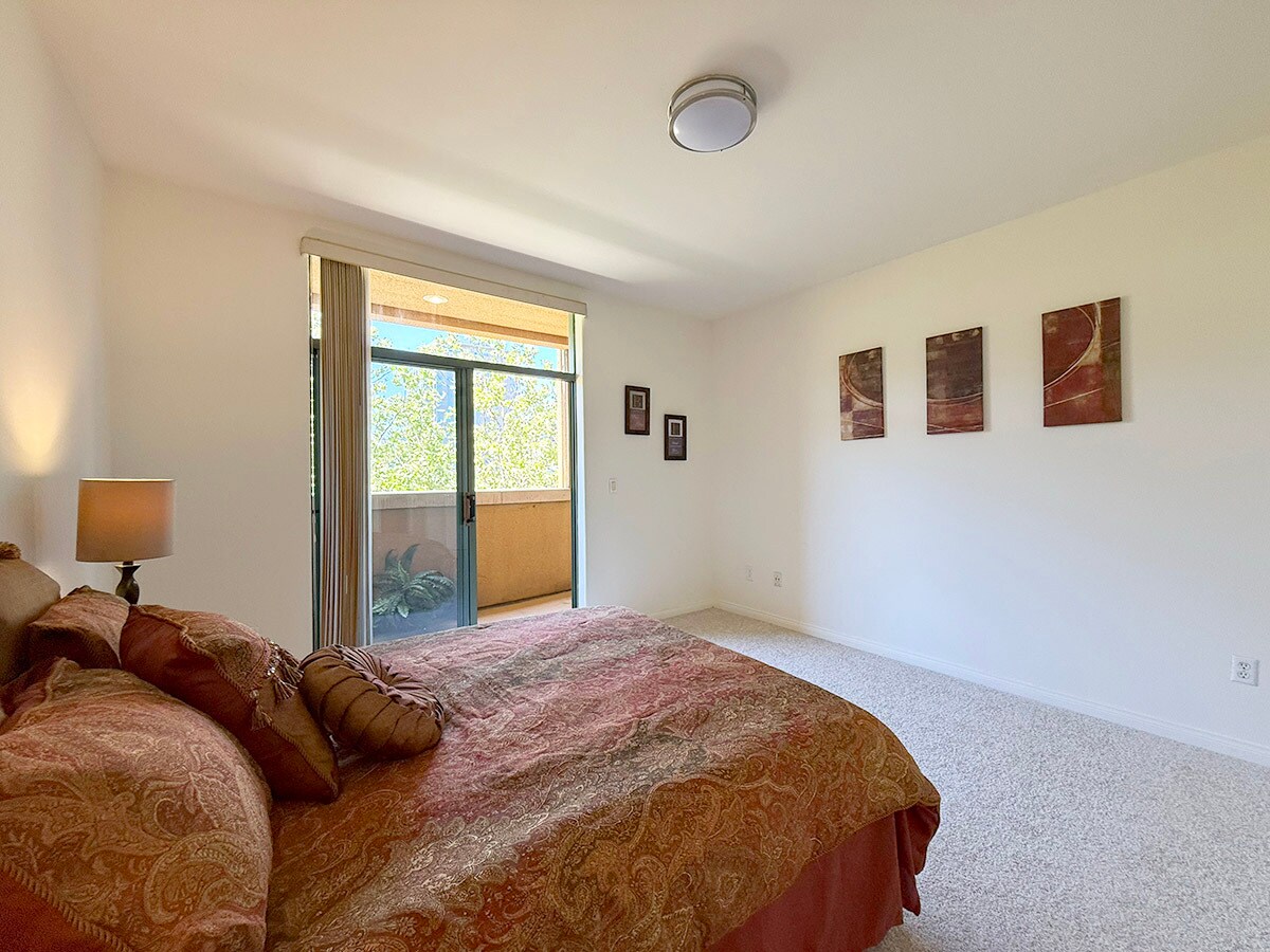 Building Photo - 144 S 3rd St