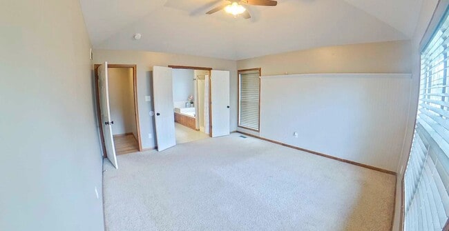 Building Photo - Fenced In Yard + Patio + Pet Friendly + St...