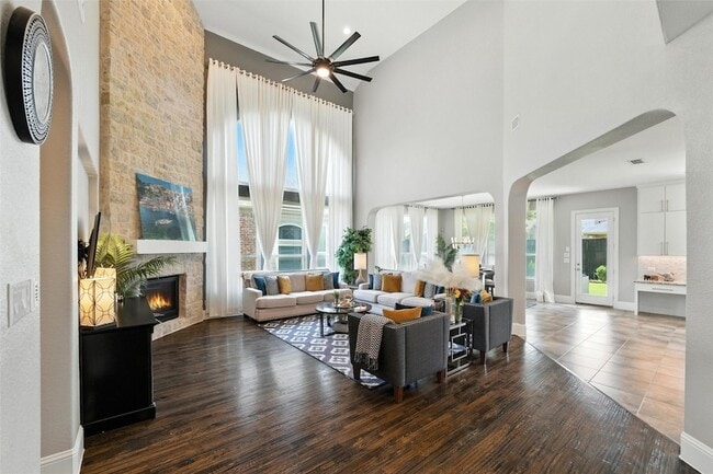 Building Photo - 13401 Mardi Gras Ln