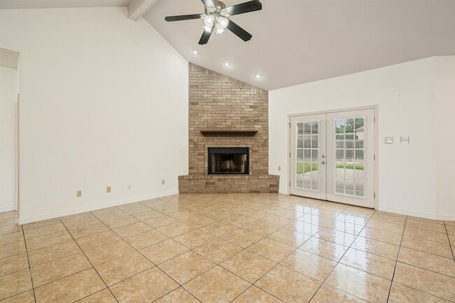 Building Photo - 302 Echo Valley Dr