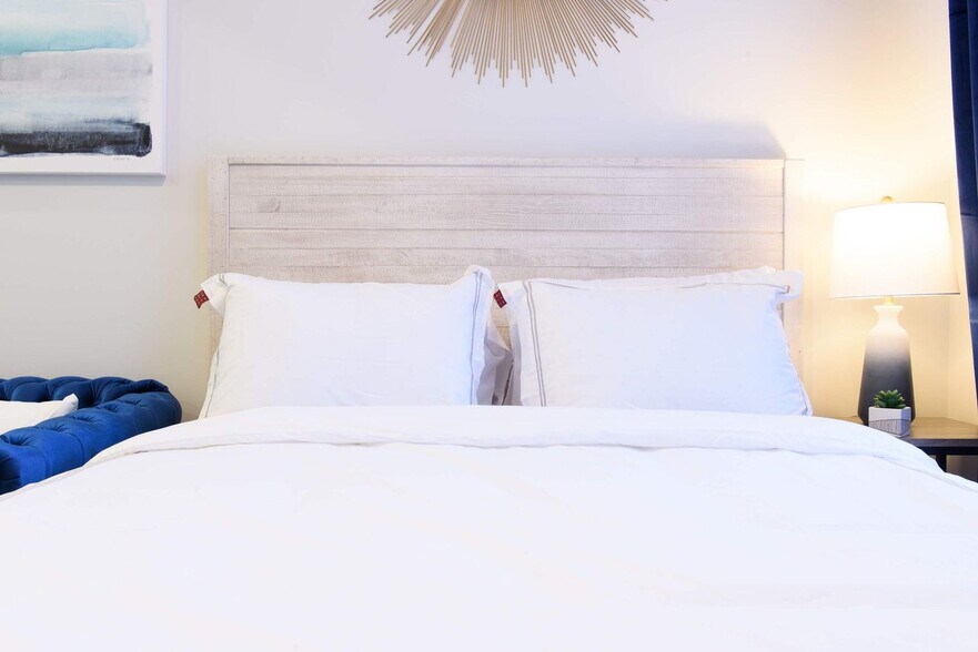 Building Photo - 240e E 75th St