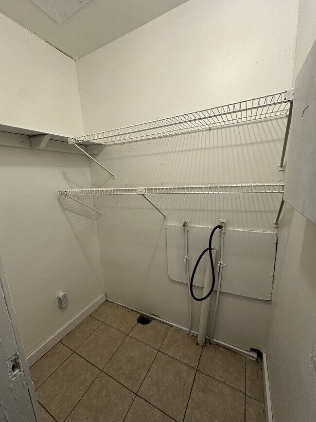 Building Photo - 2722 Ave I