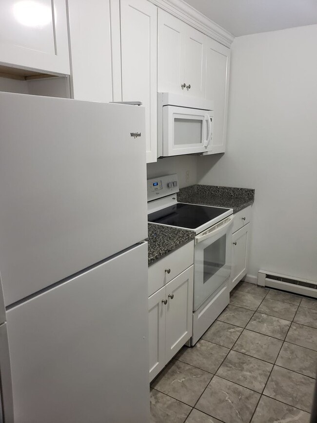 Building Photo - 3 Bedroom unit near ODU