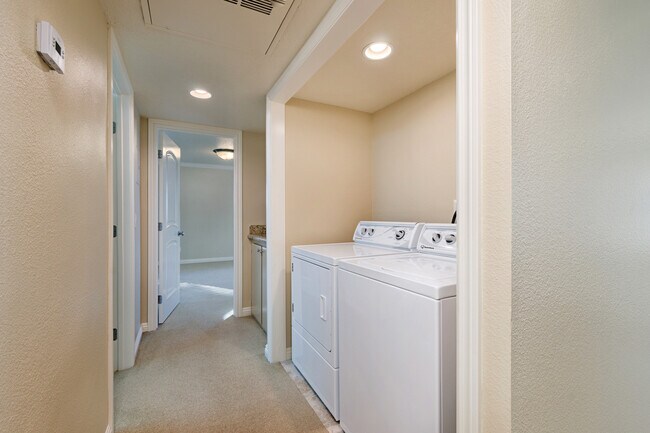 Building Photo - Remodeled Seawatch Condo with Beautiful Views
