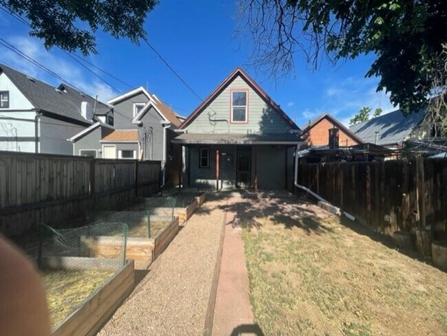 Building Photo - Charming Victorian Home in the Desirable Cole Neighborhood!- Available Early July!!