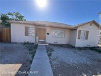 Building Photo - 229 Circle Dr