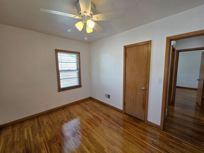 Building Photo - 4 Bedroom remodeled House Cedar Falls