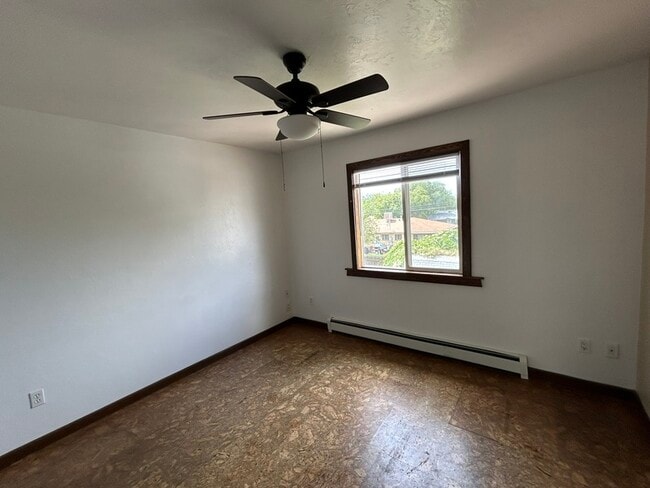 Building Photo - 2867 Pinyon Ave