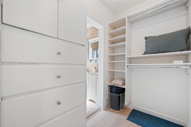 Building Photo - 750 Española Wy