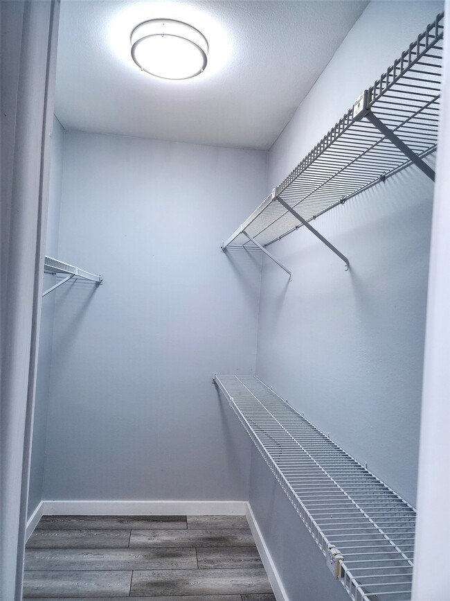 Building Photo - 6500 Harbor Town Dr