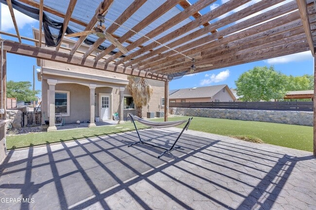 Building Photo - 14378 N Cave Dr