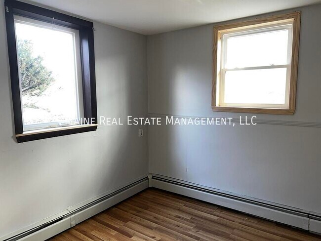 Building Photo - 47 Sanford St