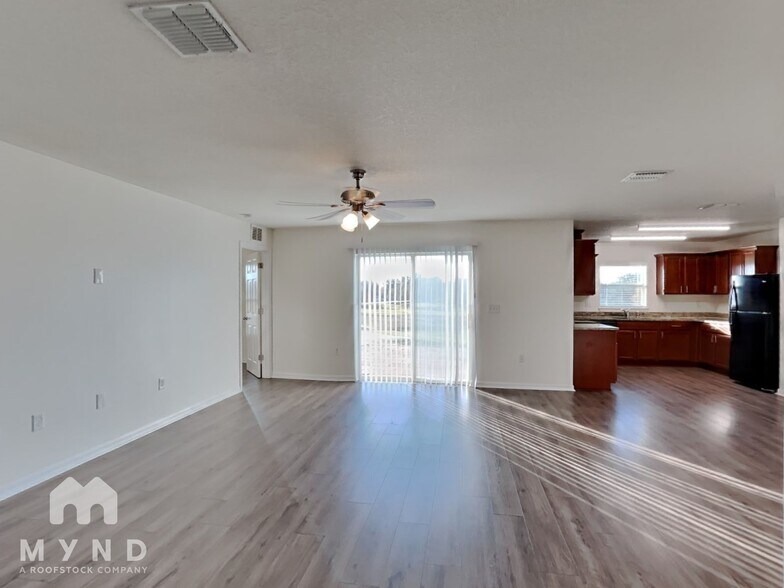 Building Photo - 6600 Wirevine Dr