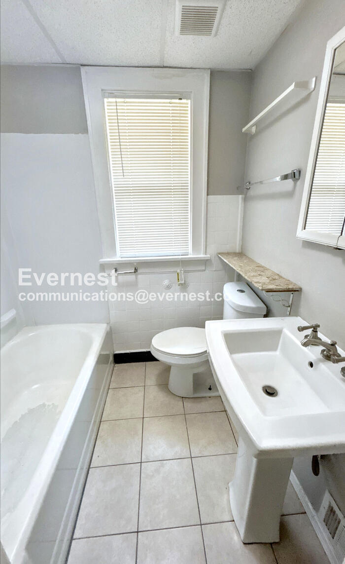 Building Photo - 3864 Marietta Dr