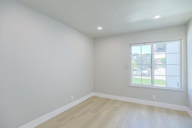 Building Photo - 9909 Merced River Ave