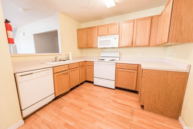 Building Photo - 2037 N 2125 W