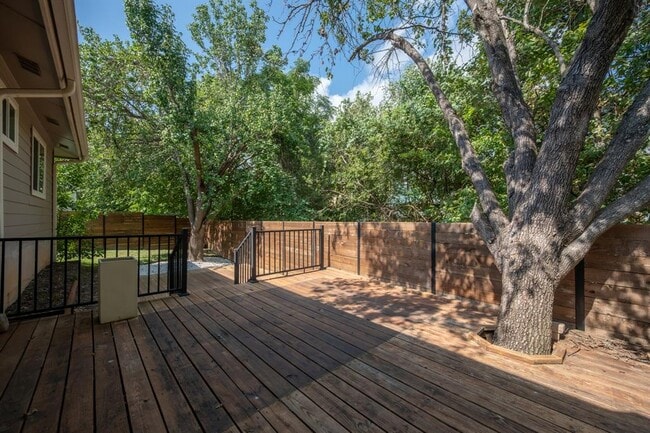 Building Photo - 8404 Hornet Dr
