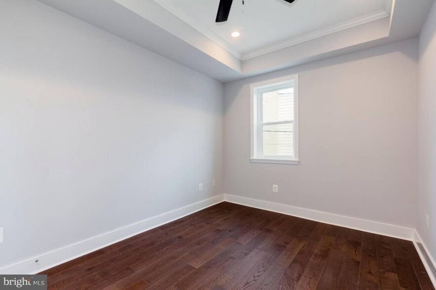 Building Photo - 9 E Fort Ave