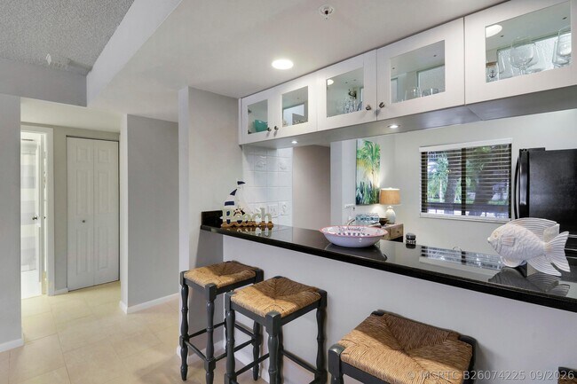 Building Photo - 1601 Marina Isle Way