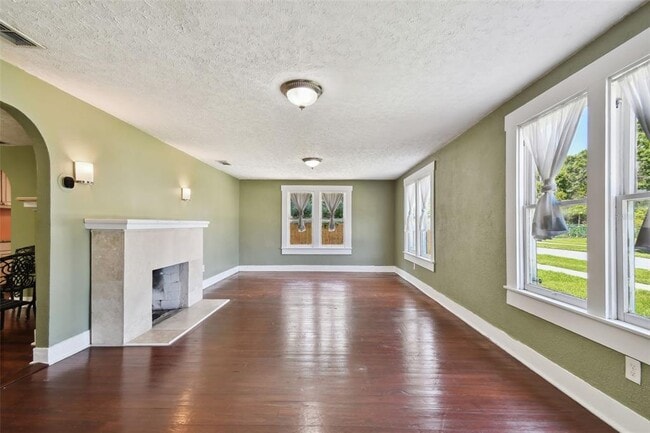 Building Photo - 1925 52nd St S