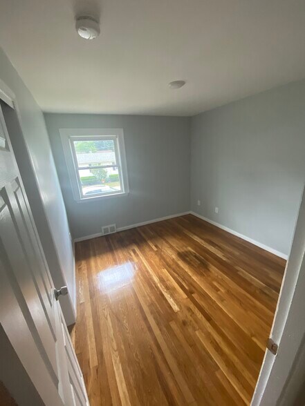 Building Photo - 121 Orlando St