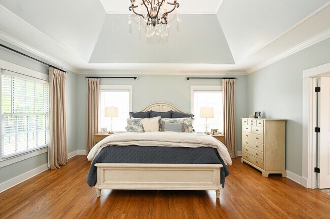 Building Photo - **RARE BRENTWOOD FIND, A MASTERCLASS IN ELEGANT SOUTHERN DESIGN**