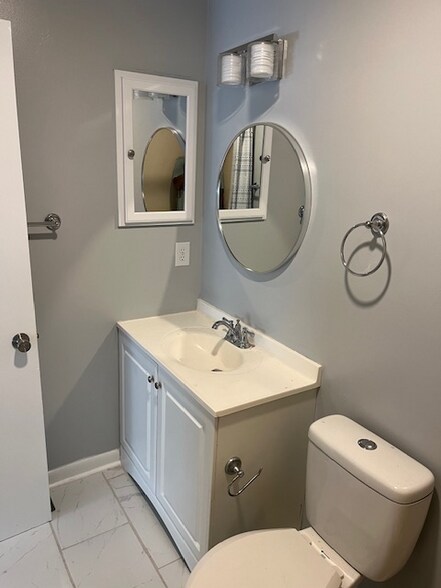 Building Photo - 1220 Huntsman Ct