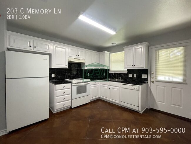 Building Photo - 203 Memory Ln
