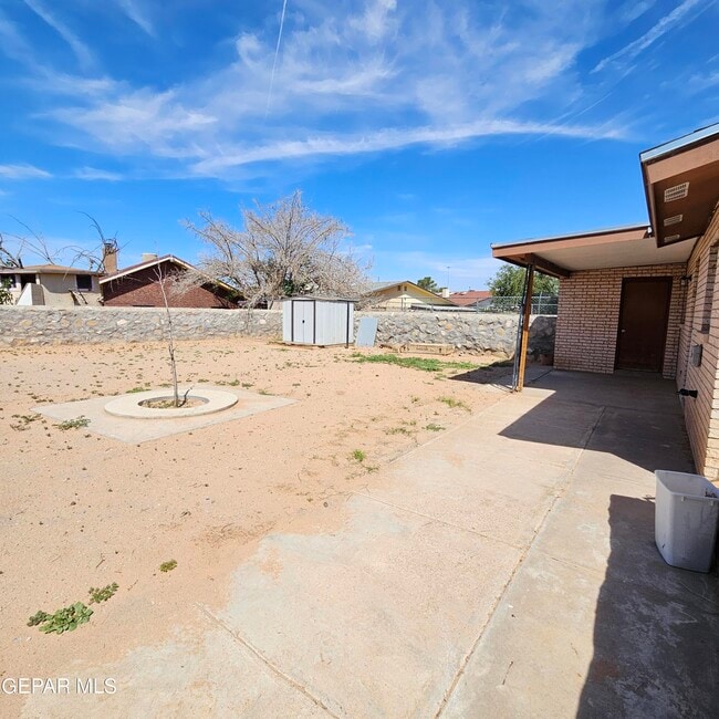 Building Photo - 3567 E Glen Dr