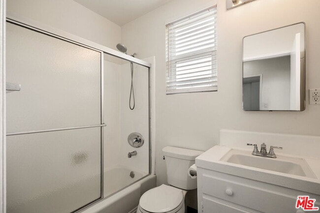 Building Photo - 161 W Channel Rd