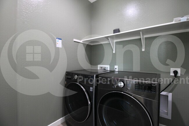 Building Photo - 2207 E Citadel Dr