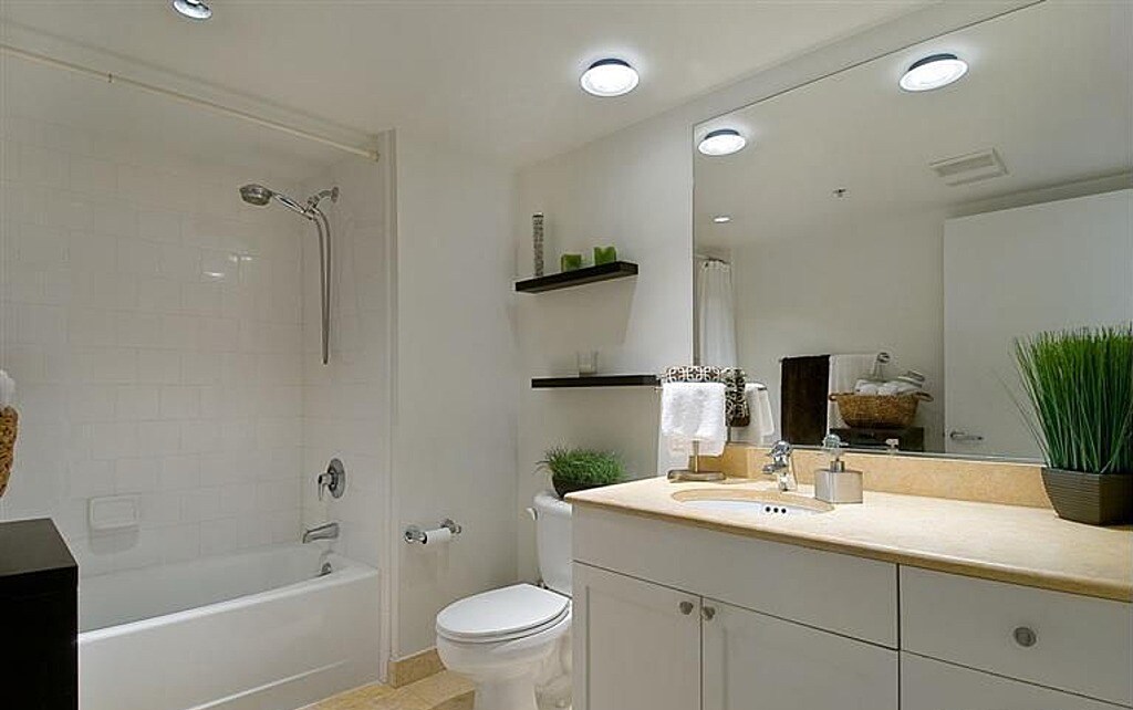 Bathroom - 400 Beale St, Unit #1110
