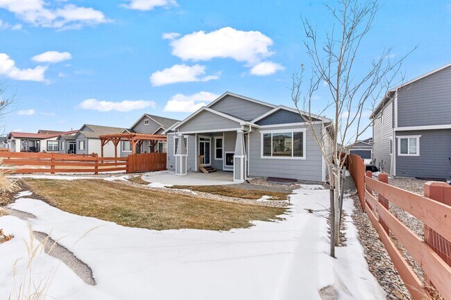 Building Photo - Beautifully Updated 4-Bedroom Home with Op...