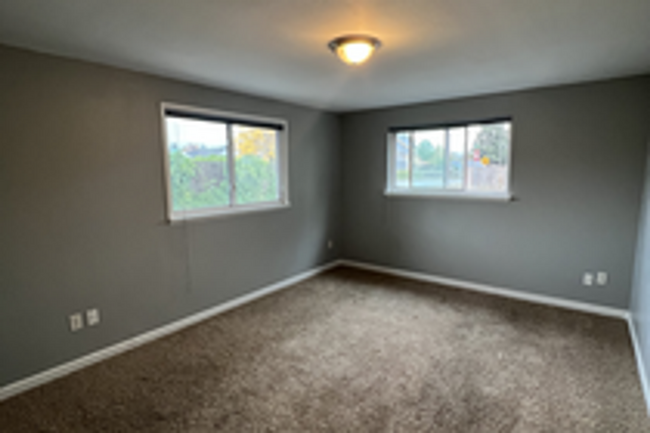 Building Photo - 5bd/2ba House in Tacoma