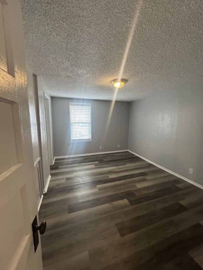 Building Photo - 442 N 400 W